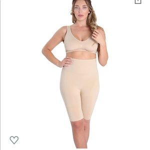 🎁NWT! Nude Shapeware